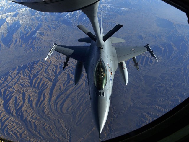military-refuel